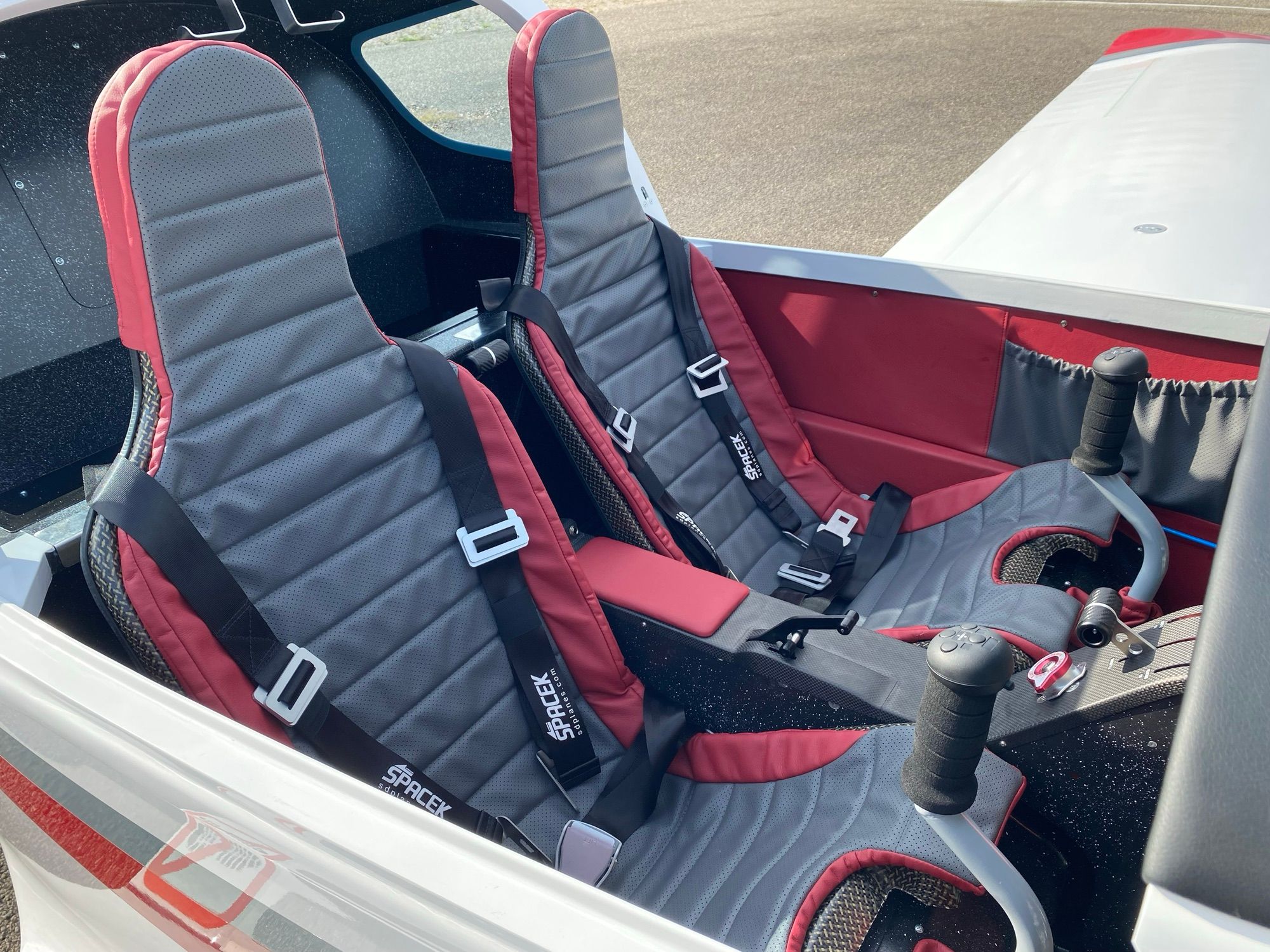 SD-2 seats and harnesses